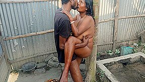 Indian Desi Bhabhi Ki Chudai Ki Outdoor