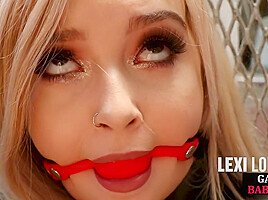 Stunning hot lez babe straponfucked